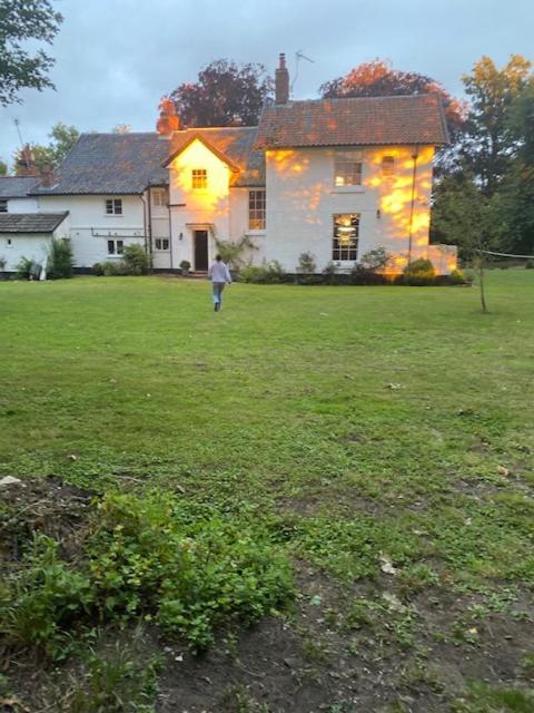 Old Rectory - Scoulton Apartment Great Ellingham Bagian luar foto